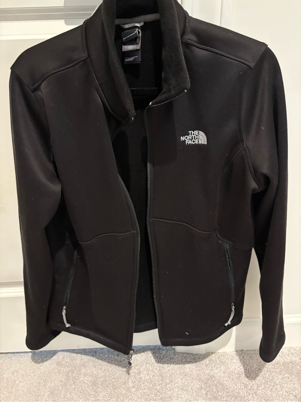 The North Face women’s Black Lightweight Softshell Jacket